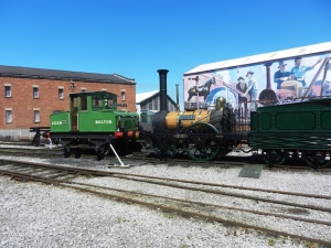 Outdoor exhibits at MOSI: Replica of the locomotive "Planet" and "Bolton"